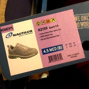 Nautilus Hard Toe Work Shoes Size 4.5 womens